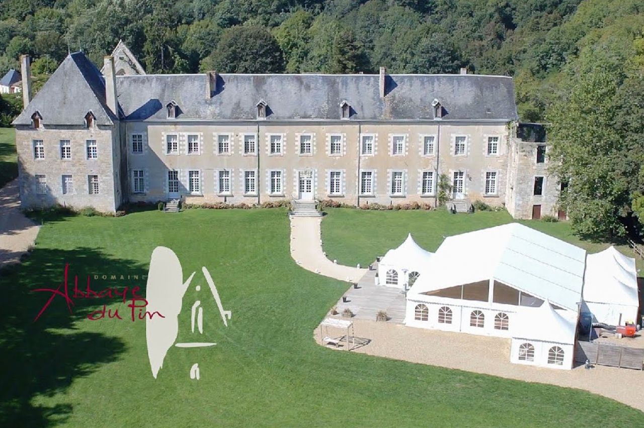 Domaine de lAbbaye du Pin à Béruges (86190) - Location de salle pour  mariage