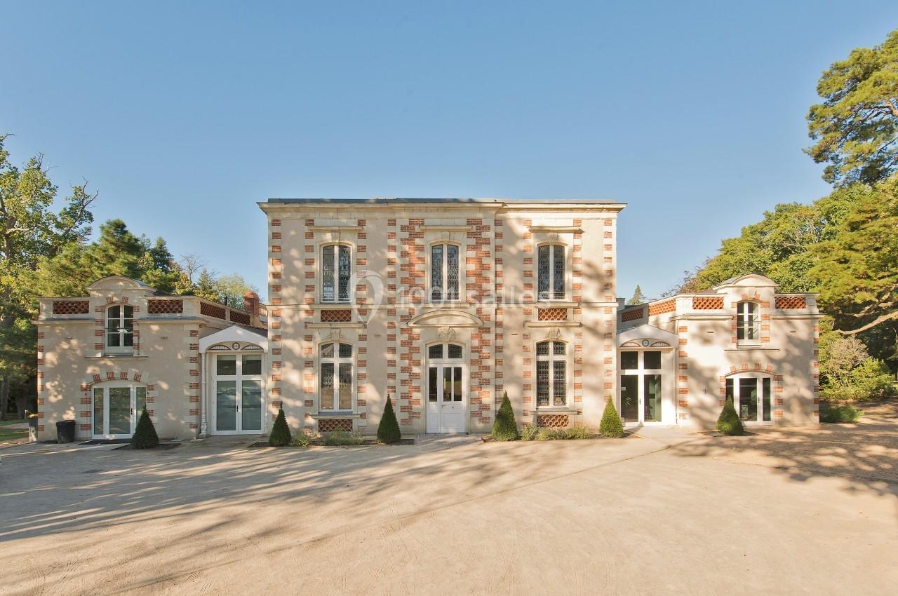 Location salle Sucé-sur-Erdre (Loire-Atlantique) - Manoir - Parc De La Chataigneraie #1