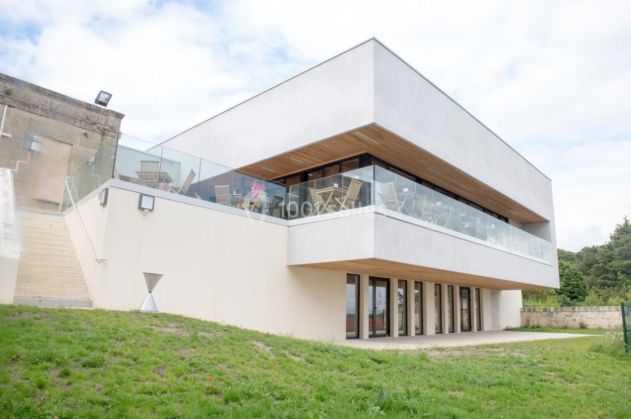 Un bâtiment moderne et polyvalent